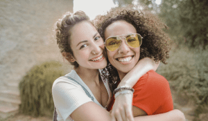 how do introverts make friends